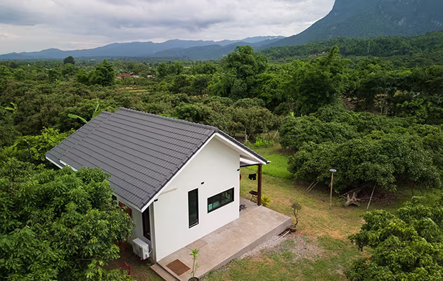 Front view of Baan Toto cottage