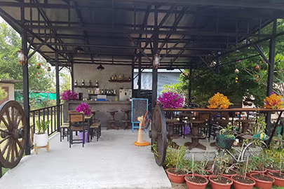 Mon & Kurt Restaurant